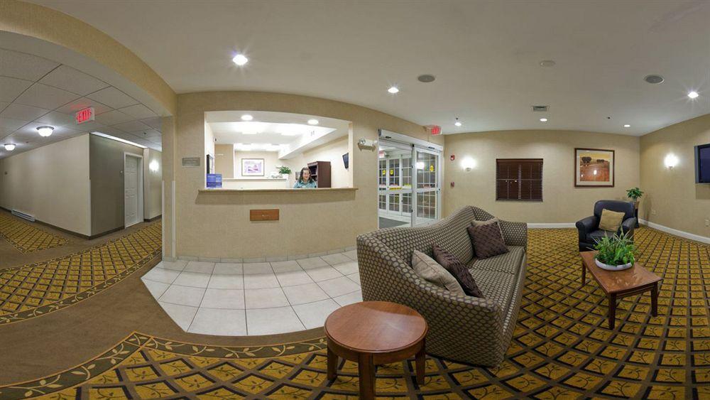 Candlewood Suites Windsor Locks, An Ihg Hotel Bagian luar foto