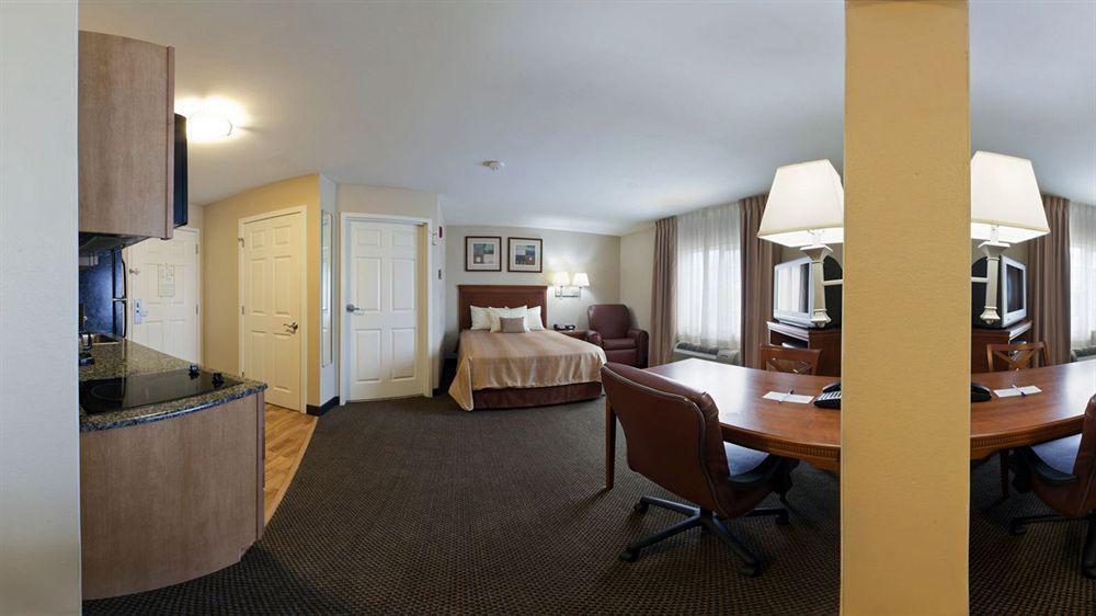 Candlewood Suites Windsor Locks, An Ihg Hotel Bagian luar foto