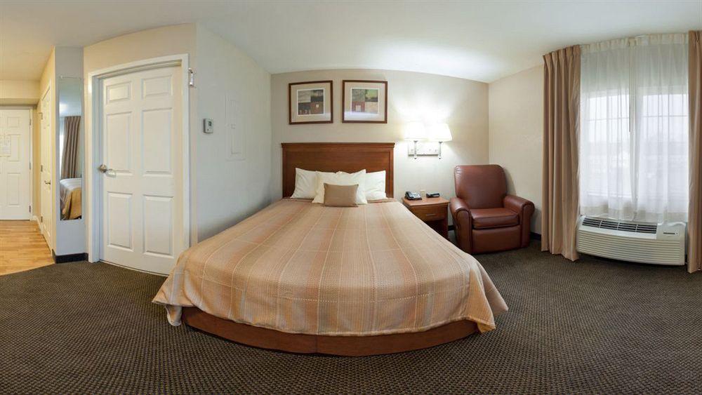 Candlewood Suites Windsor Locks, An Ihg Hotel Bagian luar foto