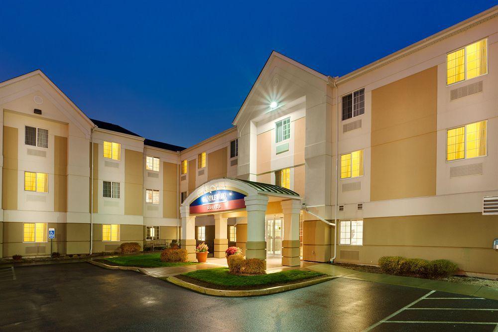 Candlewood Suites Windsor Locks, An Ihg Hotel Bagian luar foto