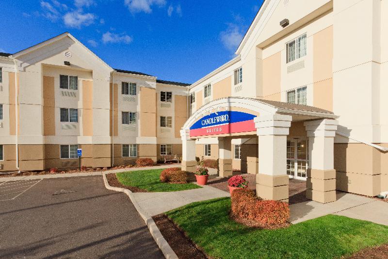 Candlewood Suites Windsor Locks, An Ihg Hotel Bagian luar foto