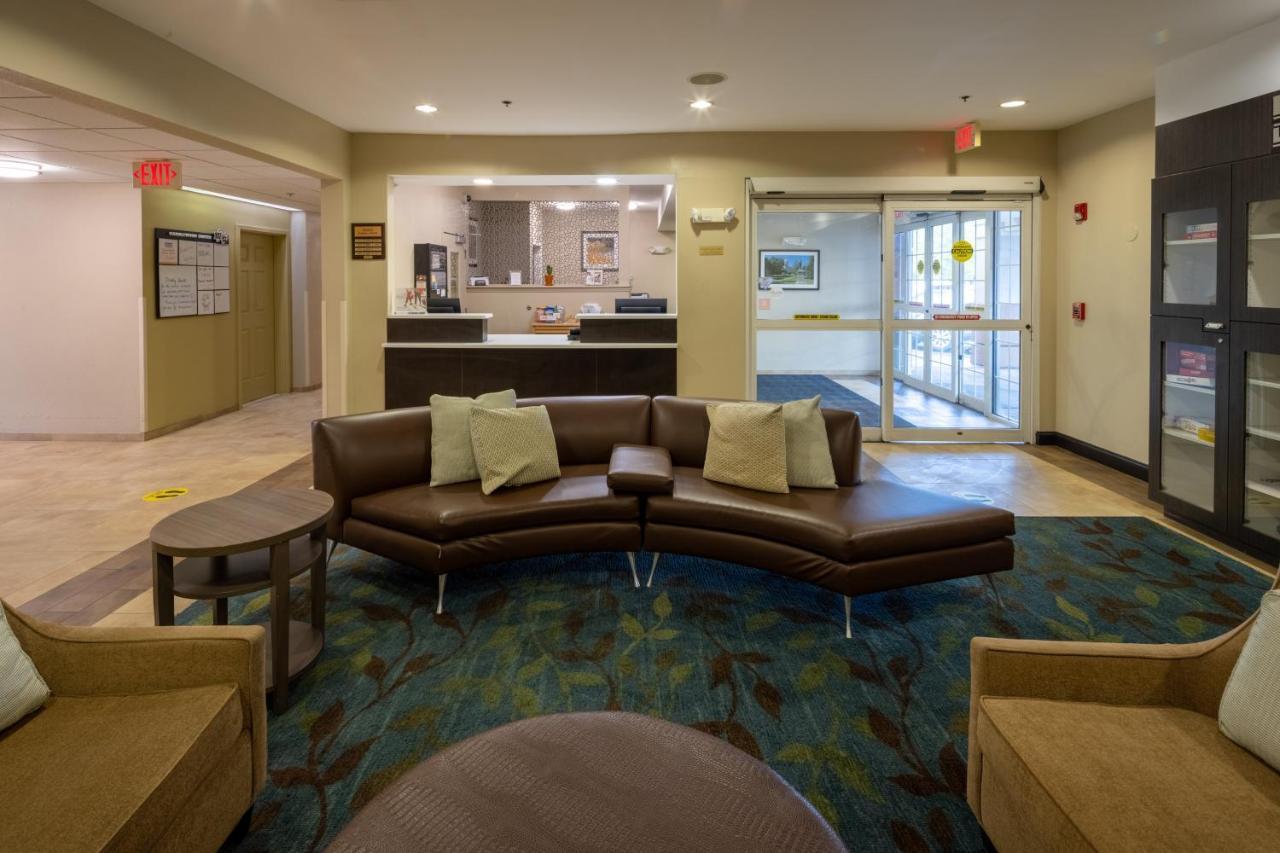 Candlewood Suites Windsor Locks, An Ihg Hotel Bagian luar foto