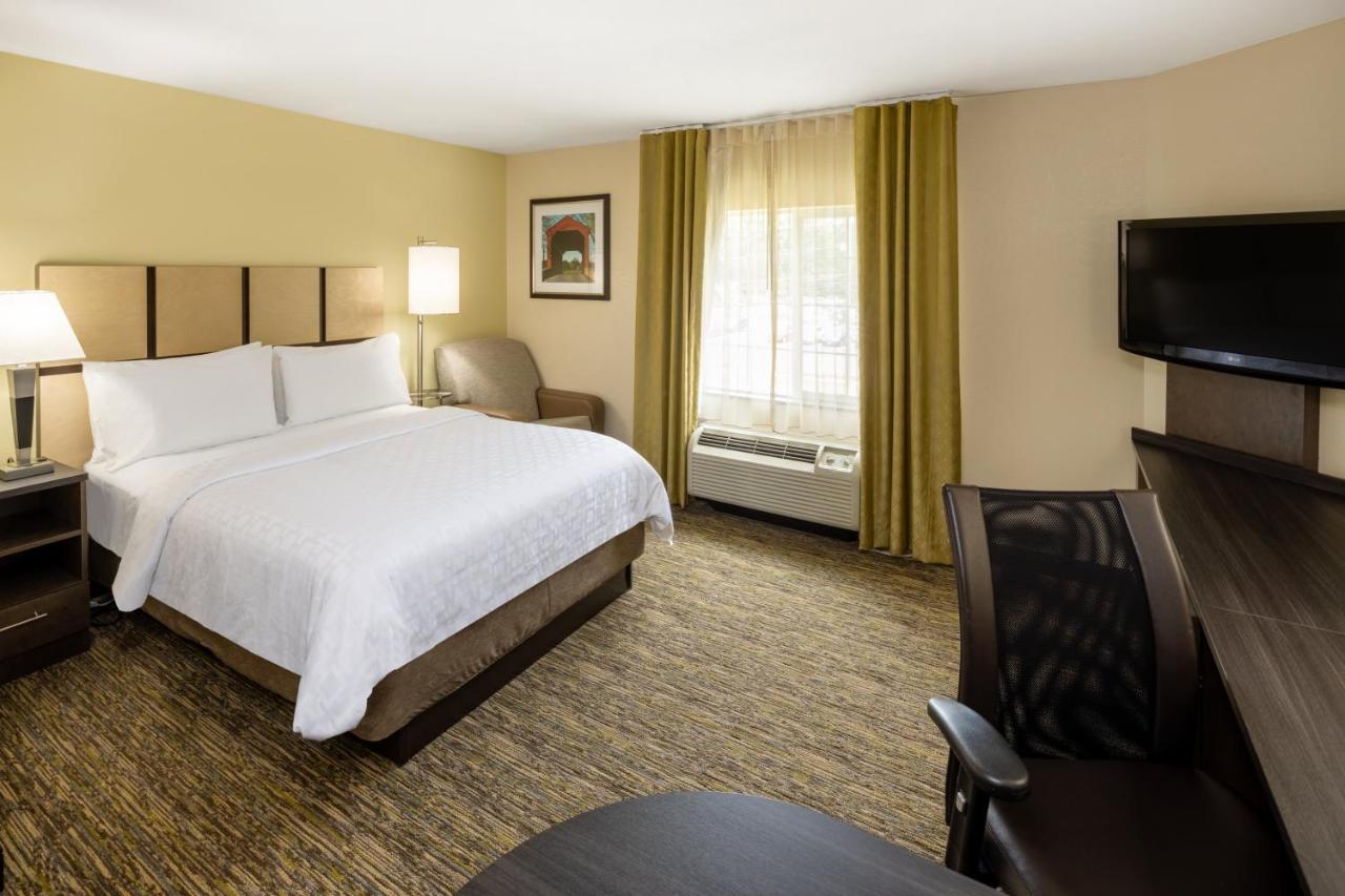 Candlewood Suites Windsor Locks, An Ihg Hotel Bagian luar foto