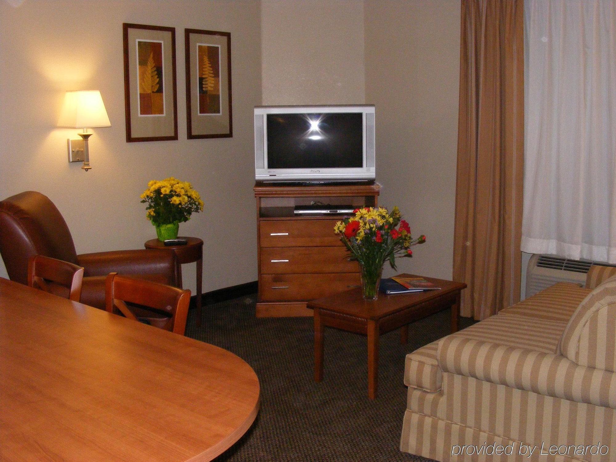 Candlewood Suites Windsor Locks, An Ihg Hotel Bagian luar foto