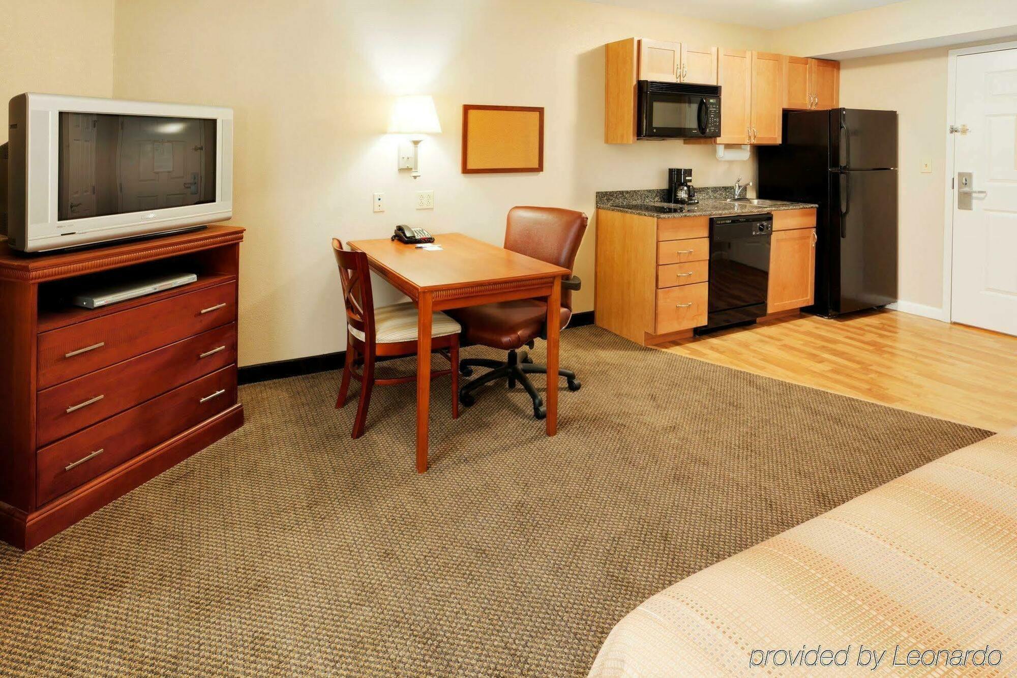 Candlewood Suites Windsor Locks, An Ihg Hotel Bagian luar foto