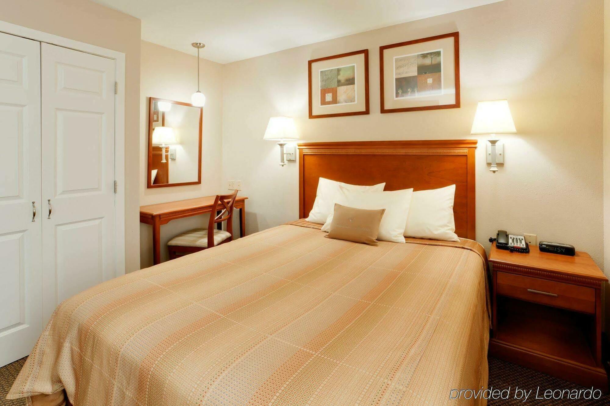 Candlewood Suites Windsor Locks, An Ihg Hotel Bagian luar foto