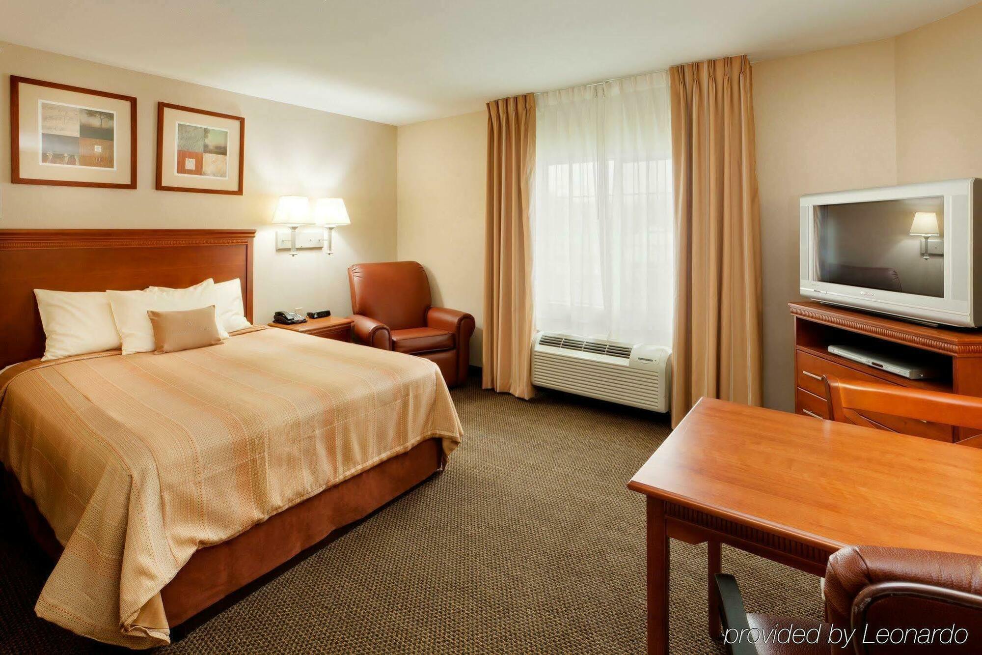 Candlewood Suites Windsor Locks, An Ihg Hotel Bagian luar foto