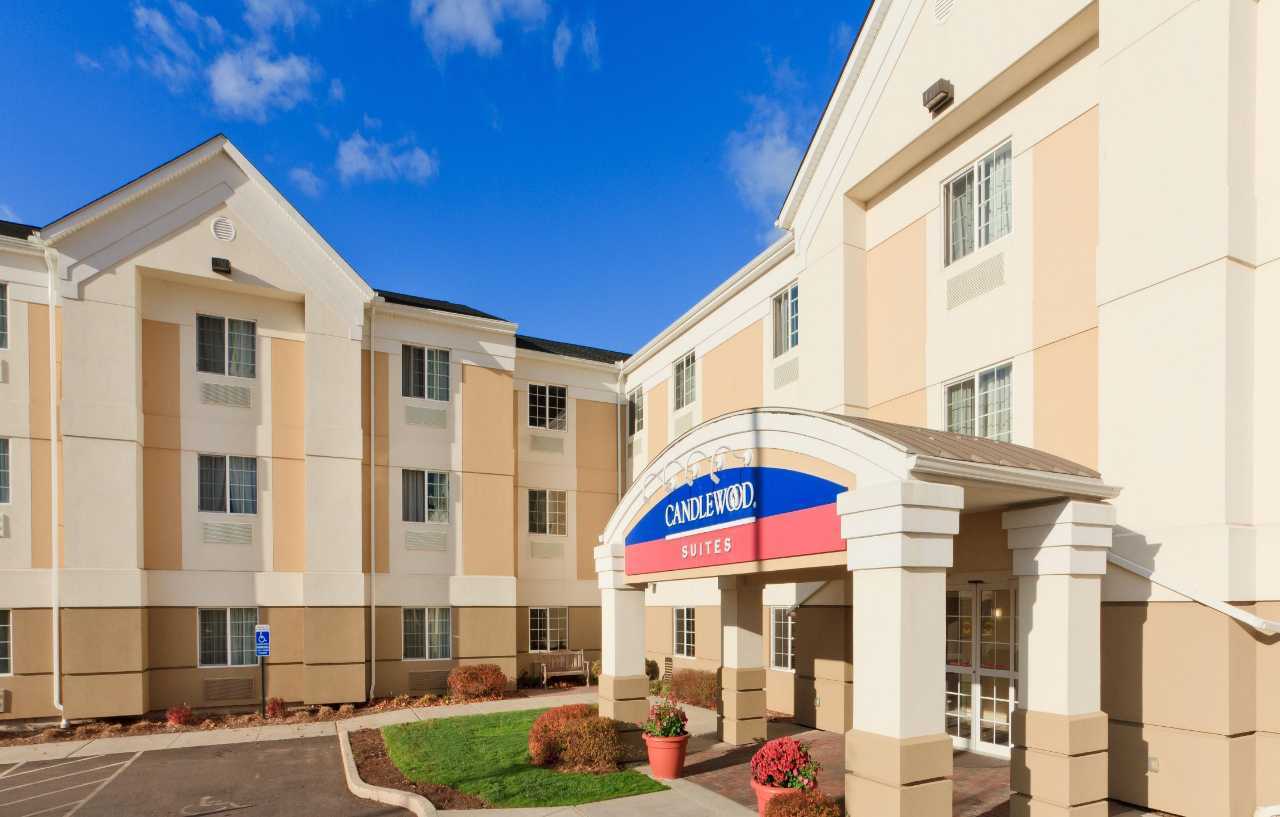 Candlewood Suites Windsor Locks, An Ihg Hotel Bagian luar foto