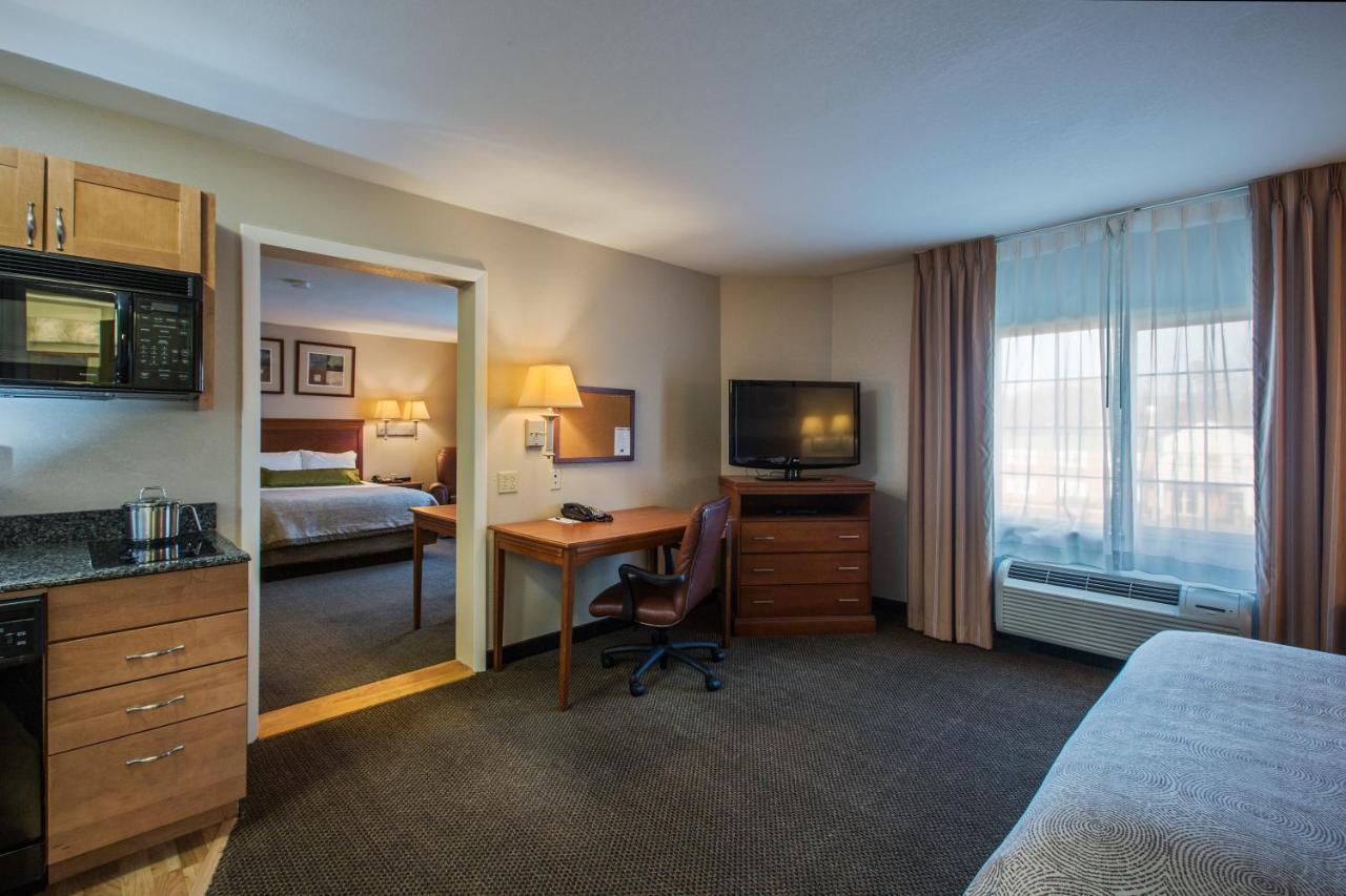 Candlewood Suites Windsor Locks, An Ihg Hotel Bagian luar foto